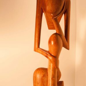 Pensatore in legno grande